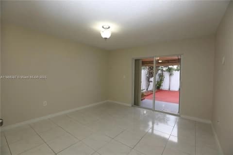 ,Miami,FL 33186,USA