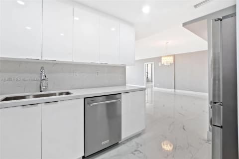 780 NE 69th St Apt 905,Miami,FL 33138,USA