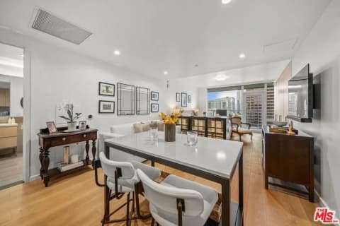877 Francisco St Apt 1715,Los Angeles,CA 90017,USA