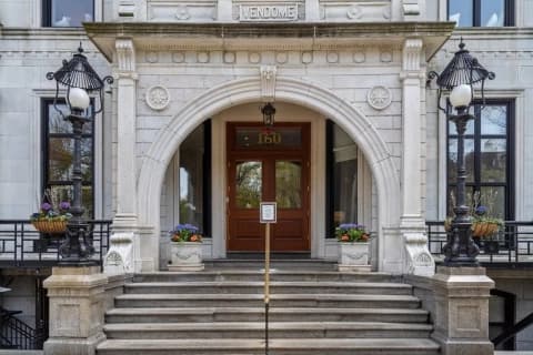 160 Commonwealth Ave Apt 407,Boston,MA 02116,USA