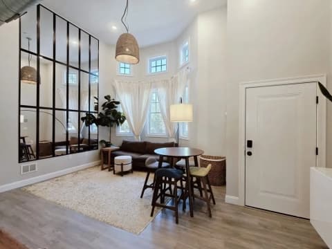 24 Arcadia Park Apt 2,Boston,MA 02122,USA