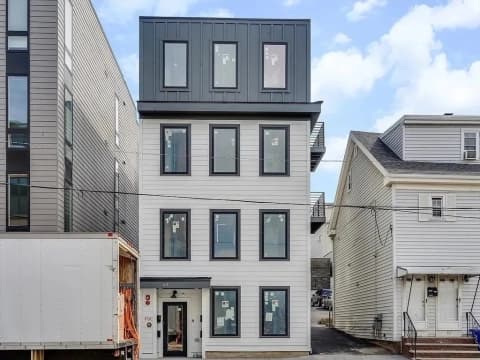 97 Condor St Apt 3,Boston,MA 02128,USA