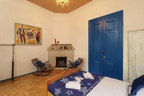 Apartment for sale in Sololaki on Sulkhan Saba Street.
