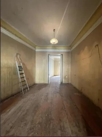 Apartment for sale in Sololaki on Amagleba Street.