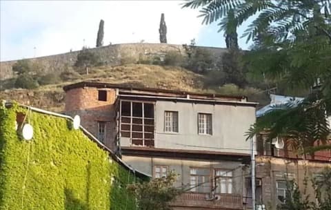 Apartment for sale in Sololaki on Gomi Street.