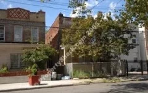 708 HINSDALE Street 2