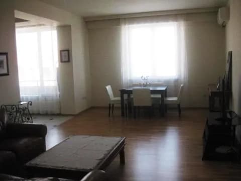 ქირავდება ბინა ბაგებში
