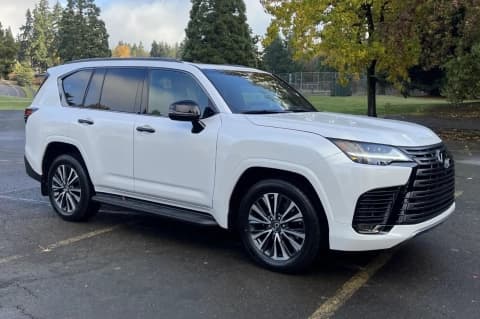Уживаний Lexus LX 600 Premium 2022 року випуску