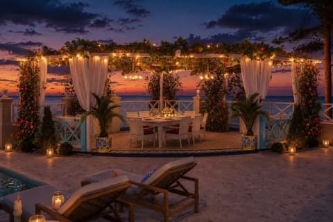 📍 Элитная вилла на берегу моря • Частный доступ к песчаному пляжу • Возможность подать заявку на получение вида на жительство в Грузии