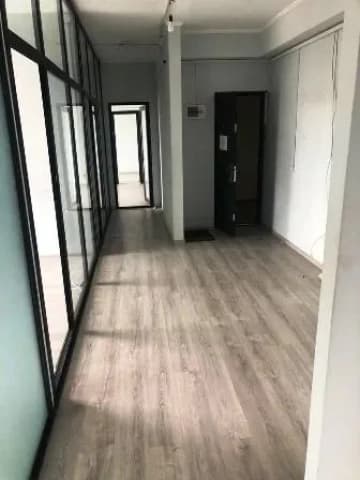 ქირავდება საოფისე ფართი საბურთალოზე