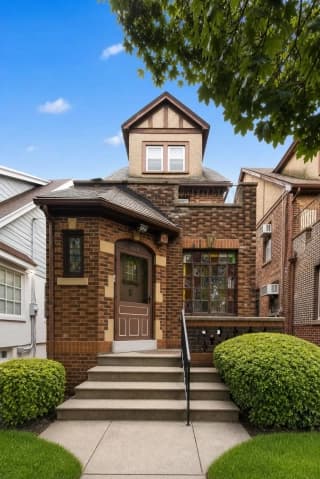 1216 E 28th Street