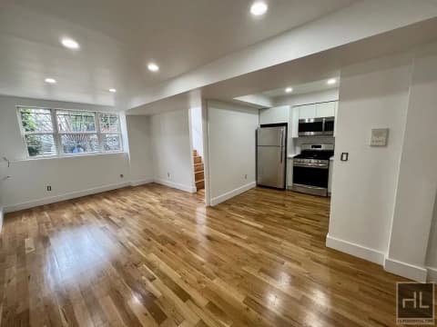 225 Macdougal Street 1