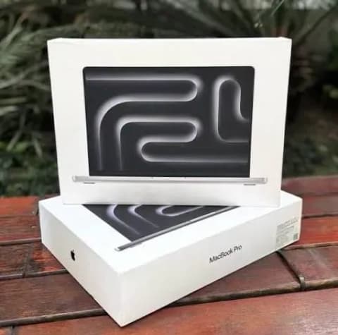 2026 Apple MacBook Pro 16" – M5 Max