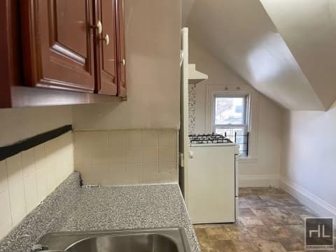 739 E 5th Street 3