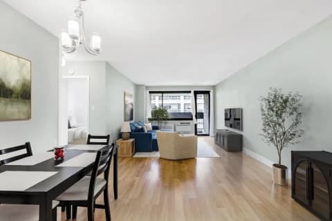 333 Pearl Street 8J